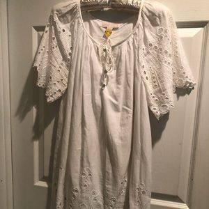 Super comfy and pretty white Michael Kors dress